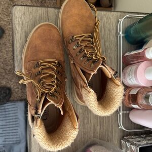 Cliffs by WHITE MOUNTAIN Tan Faux-Suede Lace-Up Ankle Boots with Shearling Cuff